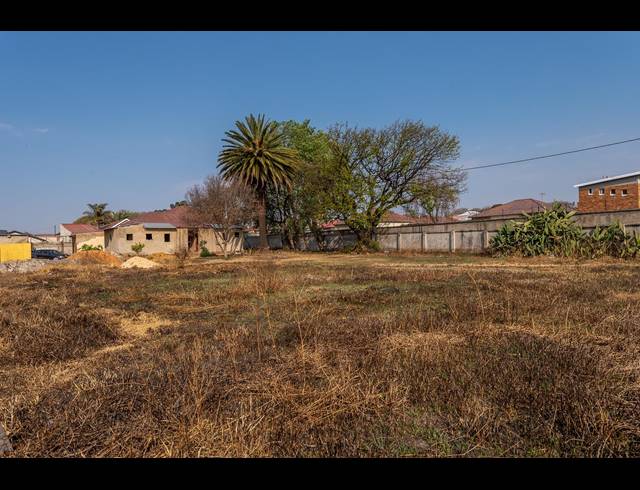 180M² BUILDING FOR SALE IN REGENTS PARK
